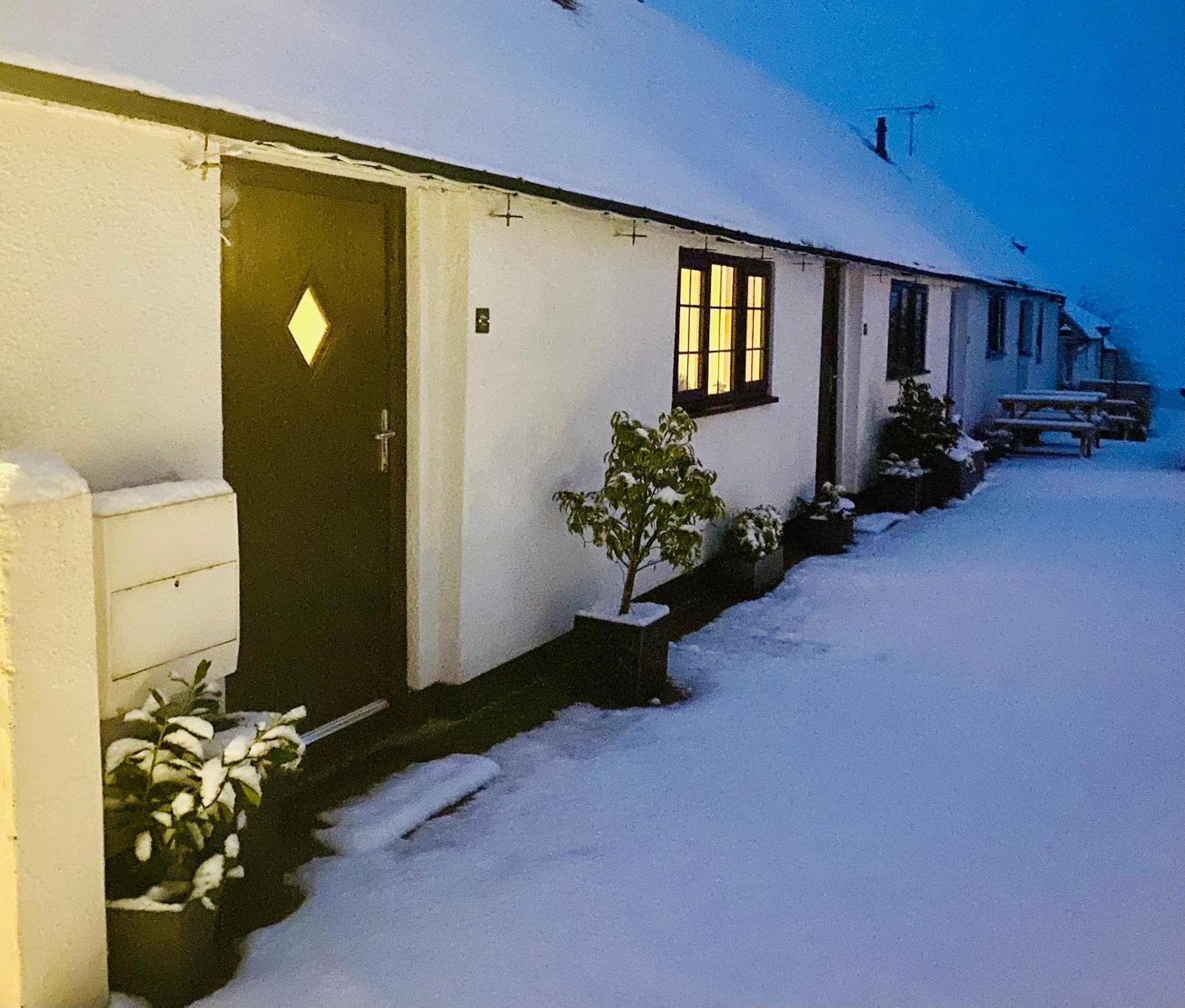 Little Park Holiday Homes Self Catering Cottages 1 & 2 Bedrooms Available Close To Tutbury Castle Eksteriør billede